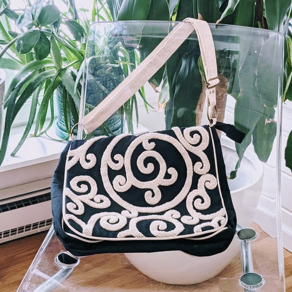 Vintage Messenger Bag - Picture 2 of 8